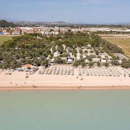 Club Del Sole La Risacca Family Collection 4* Porto SantʼElpidio